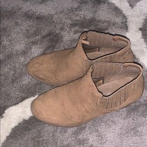 Women’s tan Booties